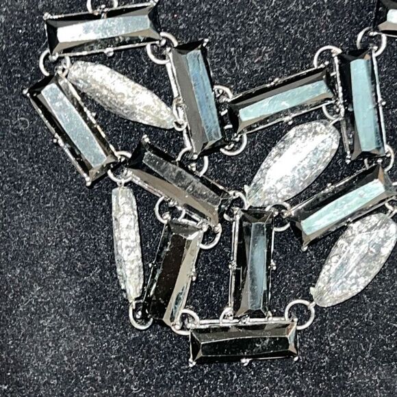 Gunmetal-Tone Chunky Chain Link Gemstone Look Frame Charm Necklace Signed NY - Picture 2 of 6